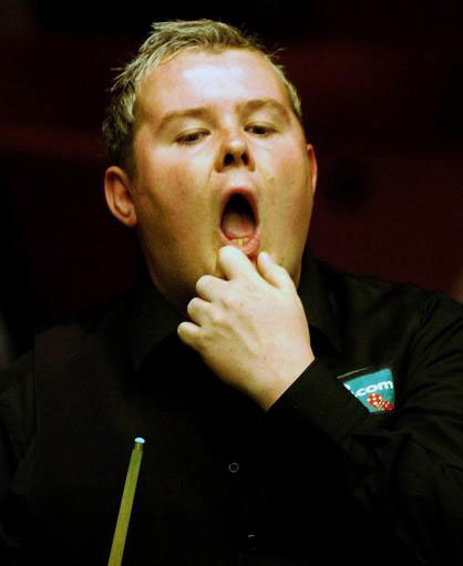 他在中场的 他在中场的