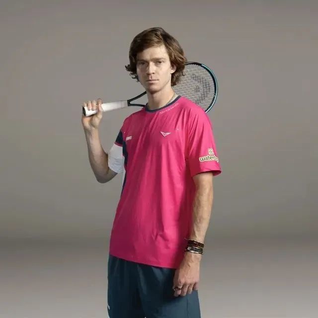 王杯决赛中 王杯决赛中